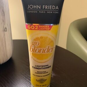 John Frieda Go Blonder Lightening Conditioner - Yellow